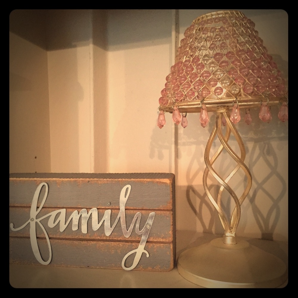 🥳2/$15 — Wood Wall Sign “Family” Show your Love!! Great Condition Home Decor